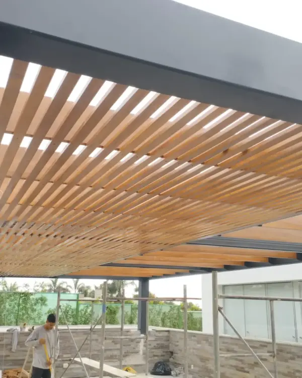 CONSTRUCCIÓN Y INSTALACIÓN DE TECHOS SOL Y SOMBRA